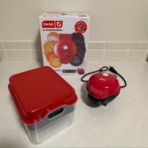 Dash Mini Waffle Maker with Holiday Plates